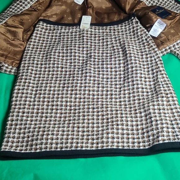 Ladies Brooks Brothers Skirt Suit - Picture 2 of 13